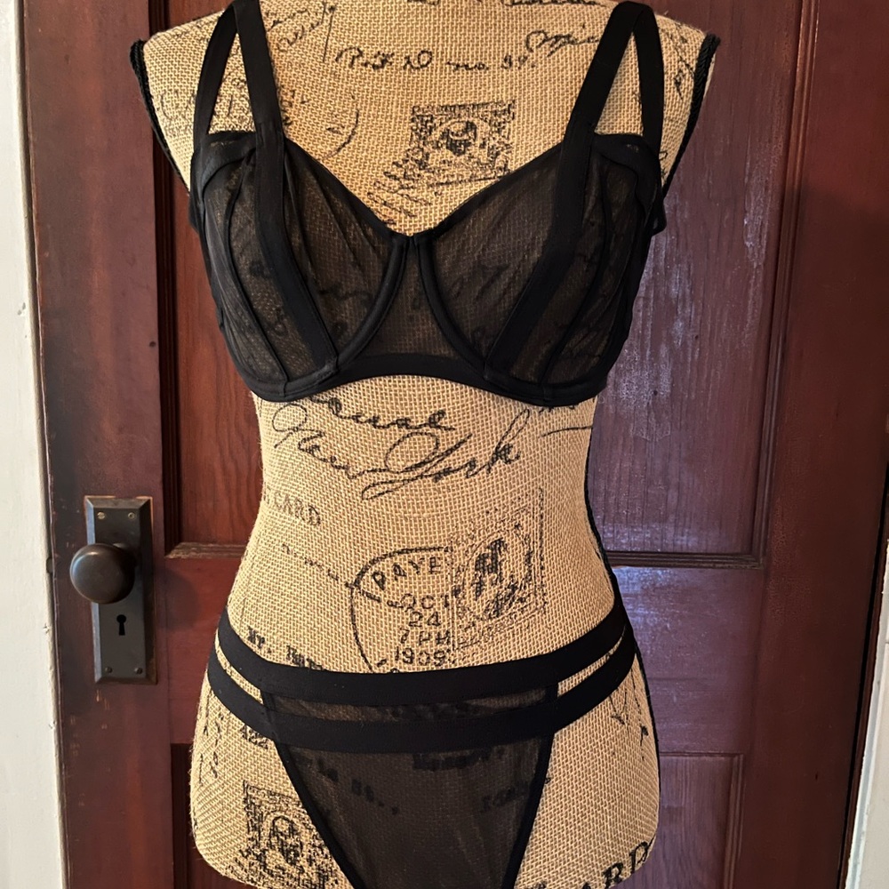 Victoria's Secret Very Sexy bra and panty set